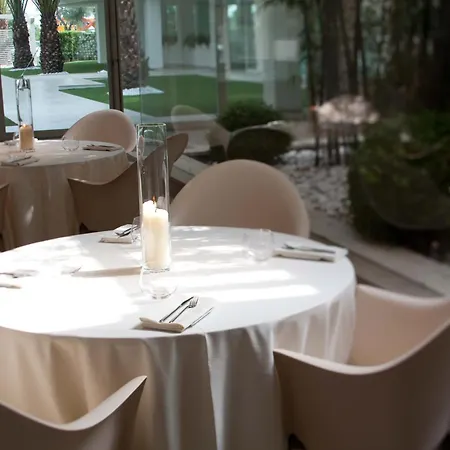 Del Mare מלון 4*