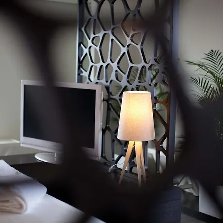 Del Mare מלון קרביה