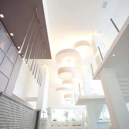 فندق Del Mare 4*