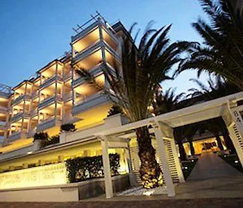 מלון Del Mare 4*